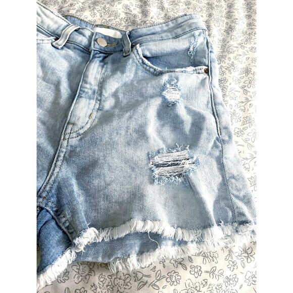 H&M Distressed Denim Cutoff Shorts Size 4 Light Wash - Picture 3 of 6